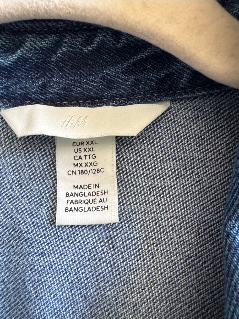 H&M Women’s Denim Jacket in Medium Blue - Picture 3 of 3